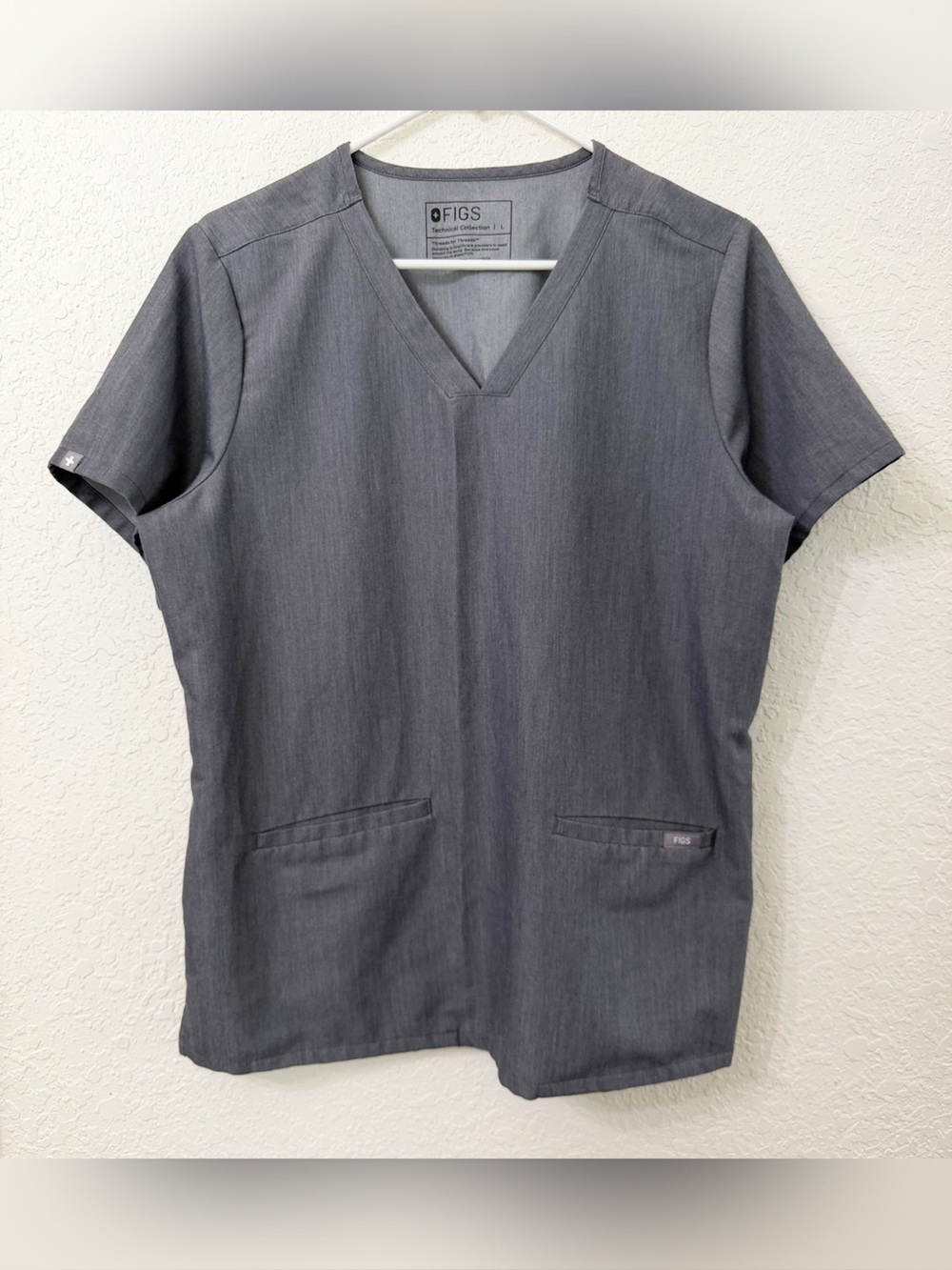 FIGS Casma Scrub Top in Graphite Gray - L